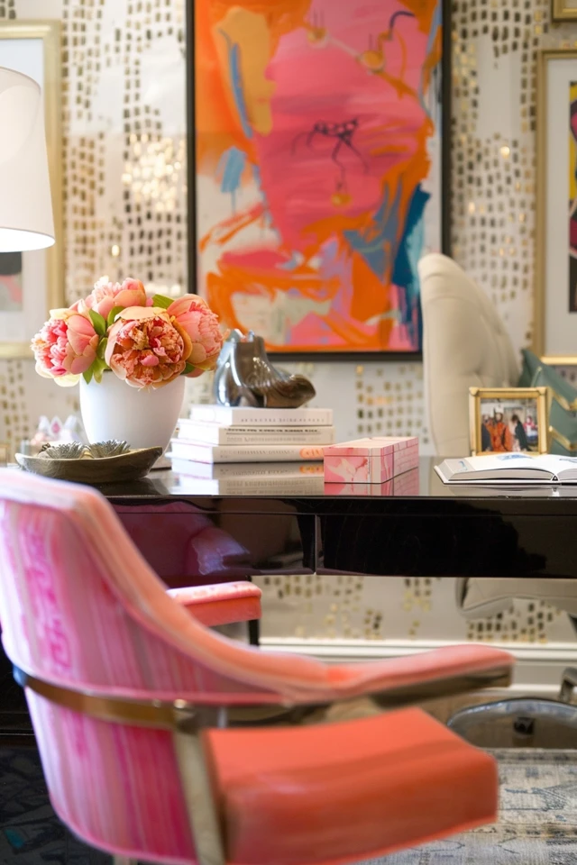 Glam Office Decor: Transform Your Workspace!