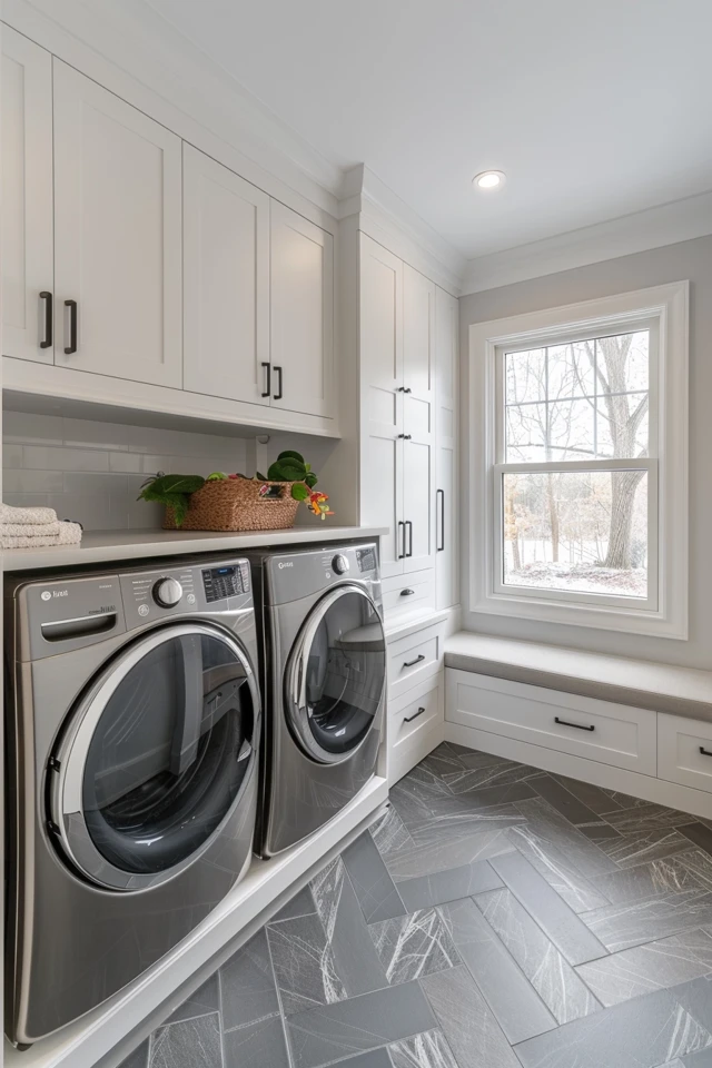 Mud Room Furniture – Maximizing Space & Laundry Room Ideas