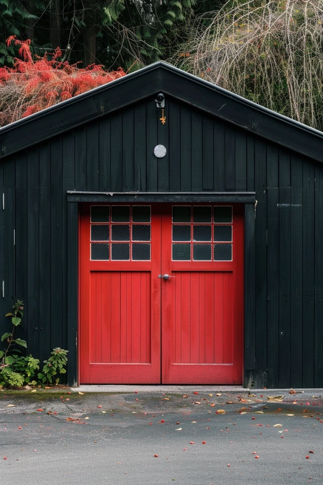 Mixing and Matching Colors and Materials for Garage Siding