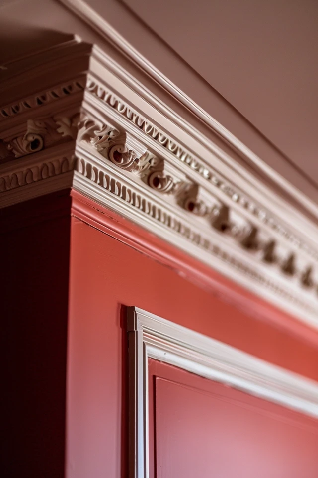 Matching Crown Molding Styles with the Room’s Aesthetic
