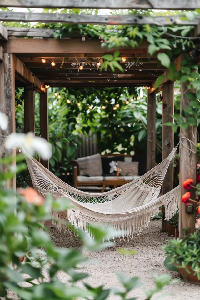Creative No-Tree Hammock Ideas for Relaxing
