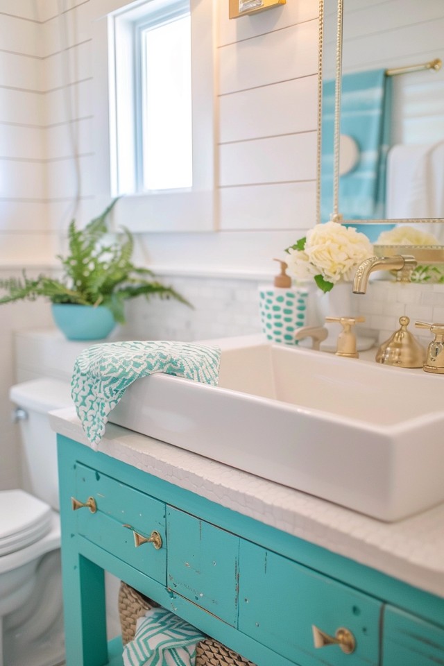 Beach House Bathroom: Nautical Decor Ideas